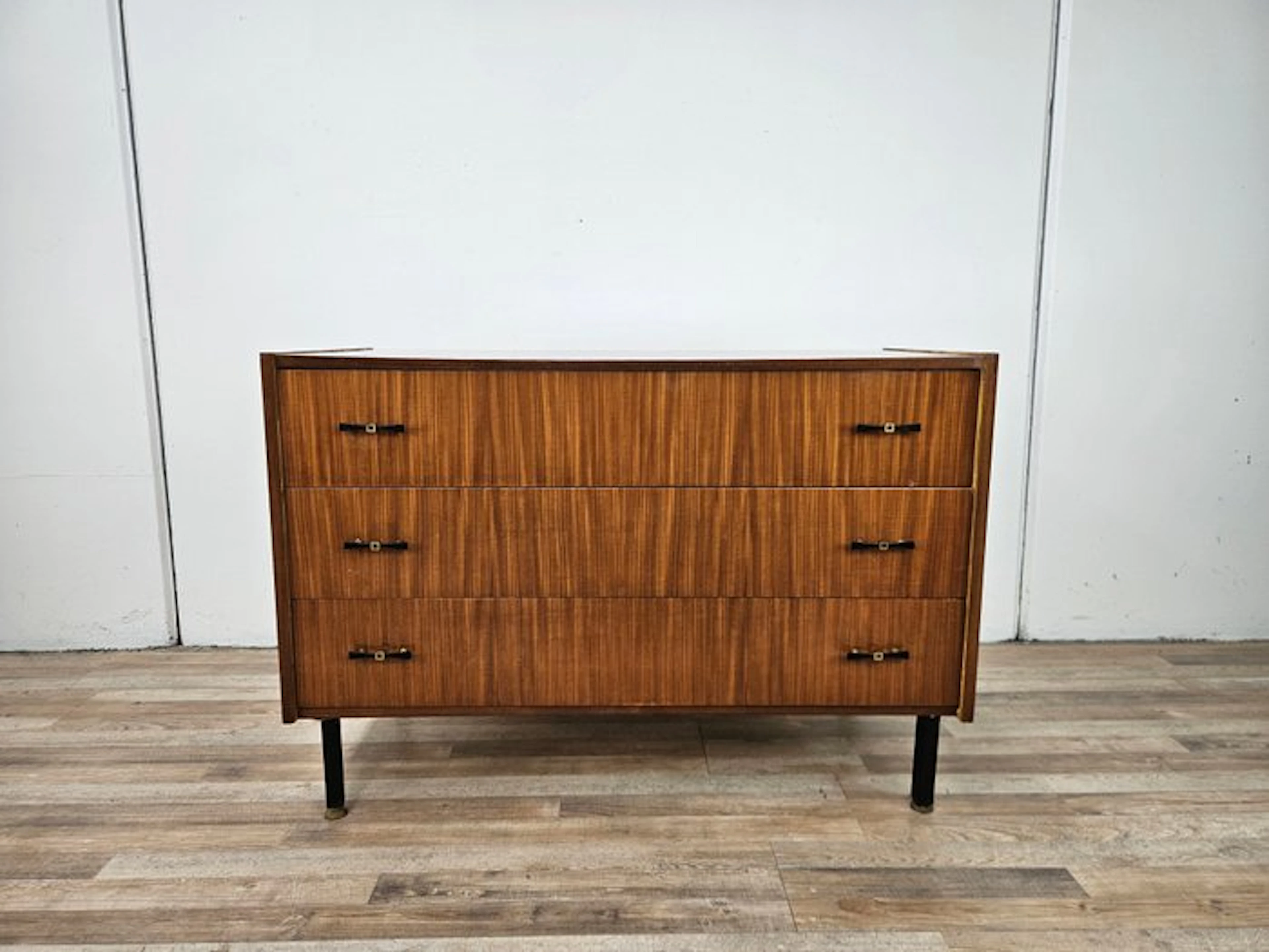 Chest of drawers - 1960s teak chest of drawers - Teak, Iron