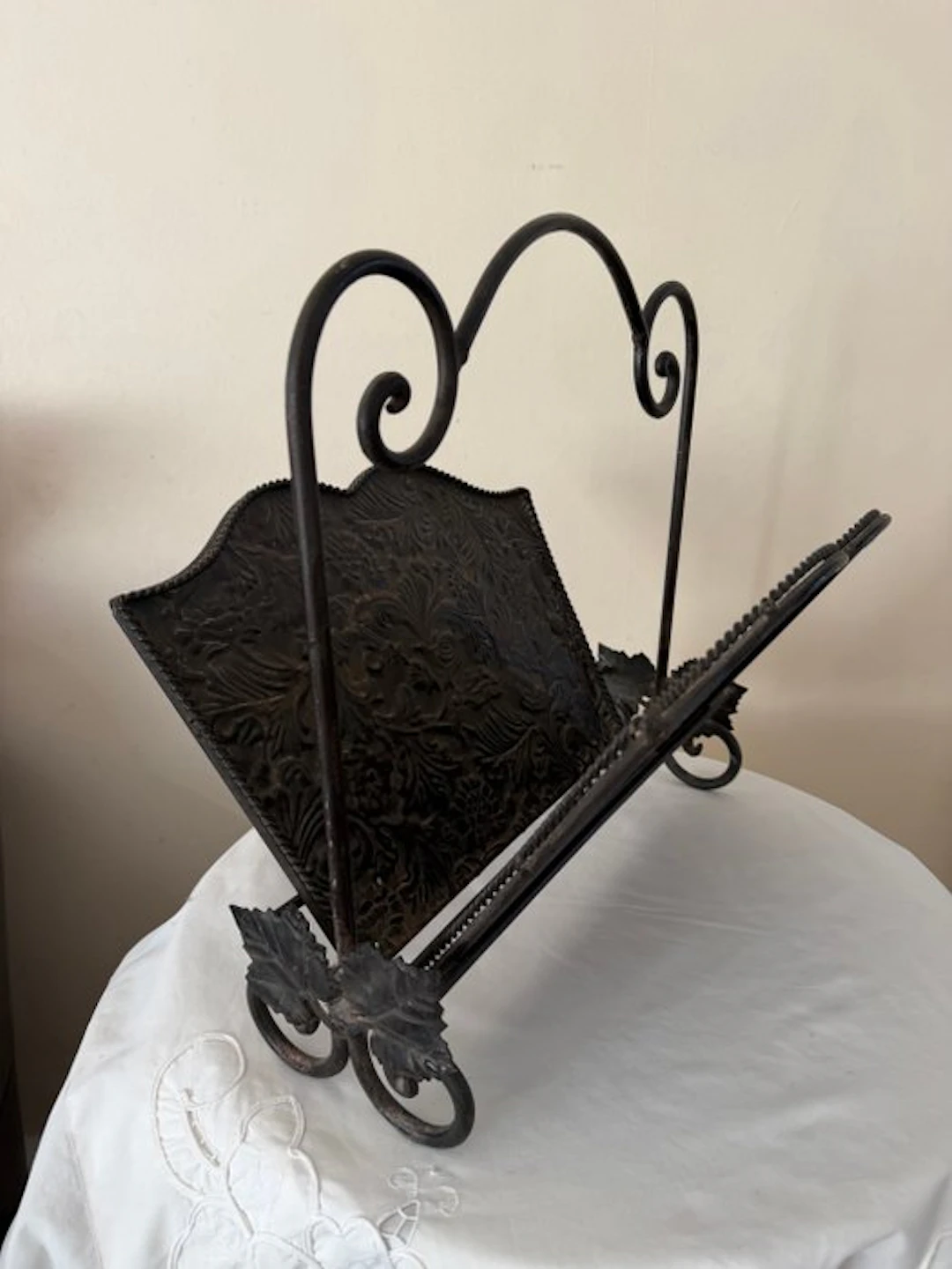 Magazine rack - Iron, Wrought iron - Folding magazine rack