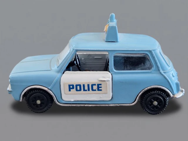 Dinky Toys 1:43 - Model car - Mini politieauto - Made in England.