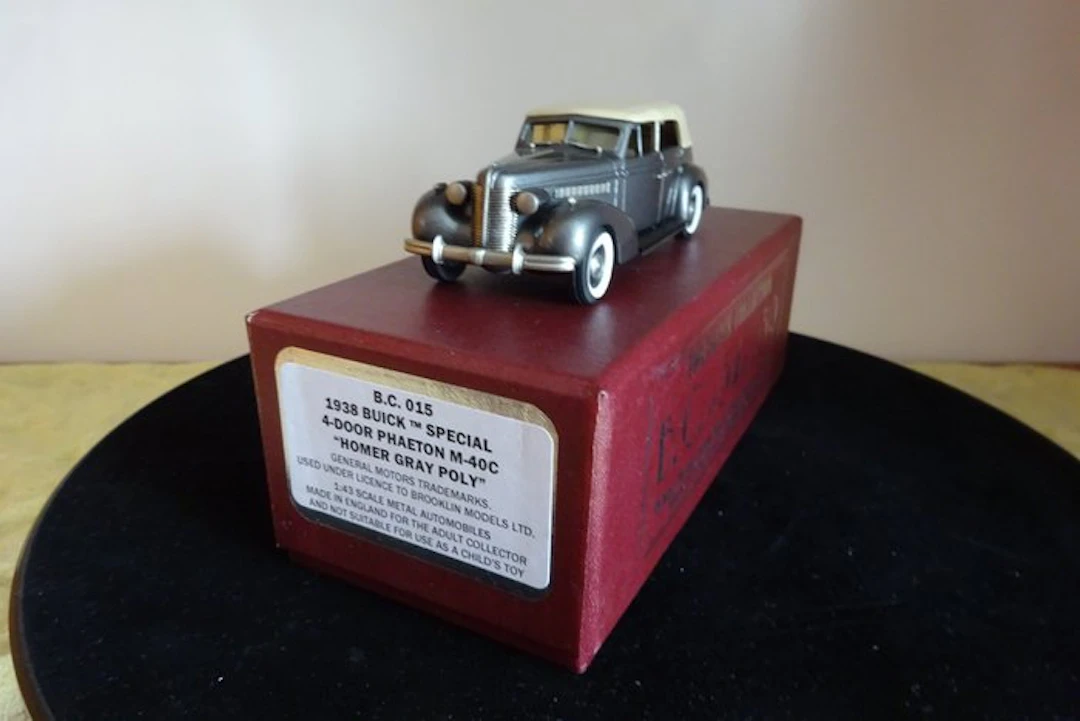 Brooklin 1:43 - Model car - 1938 Buick Special 4-door Phaeton M-400