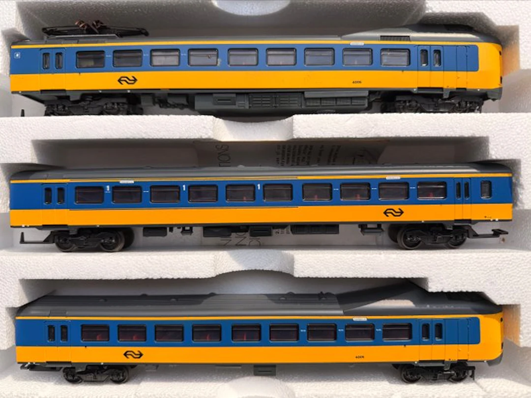 Lima H0 - 149807 - Train unit (1) - 3-piece ICM "Koploper" - NS