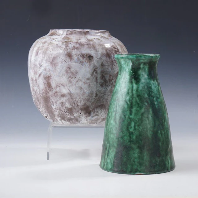 De Blauwe Dolfijn - Vase (2) - Emerald green and crater...