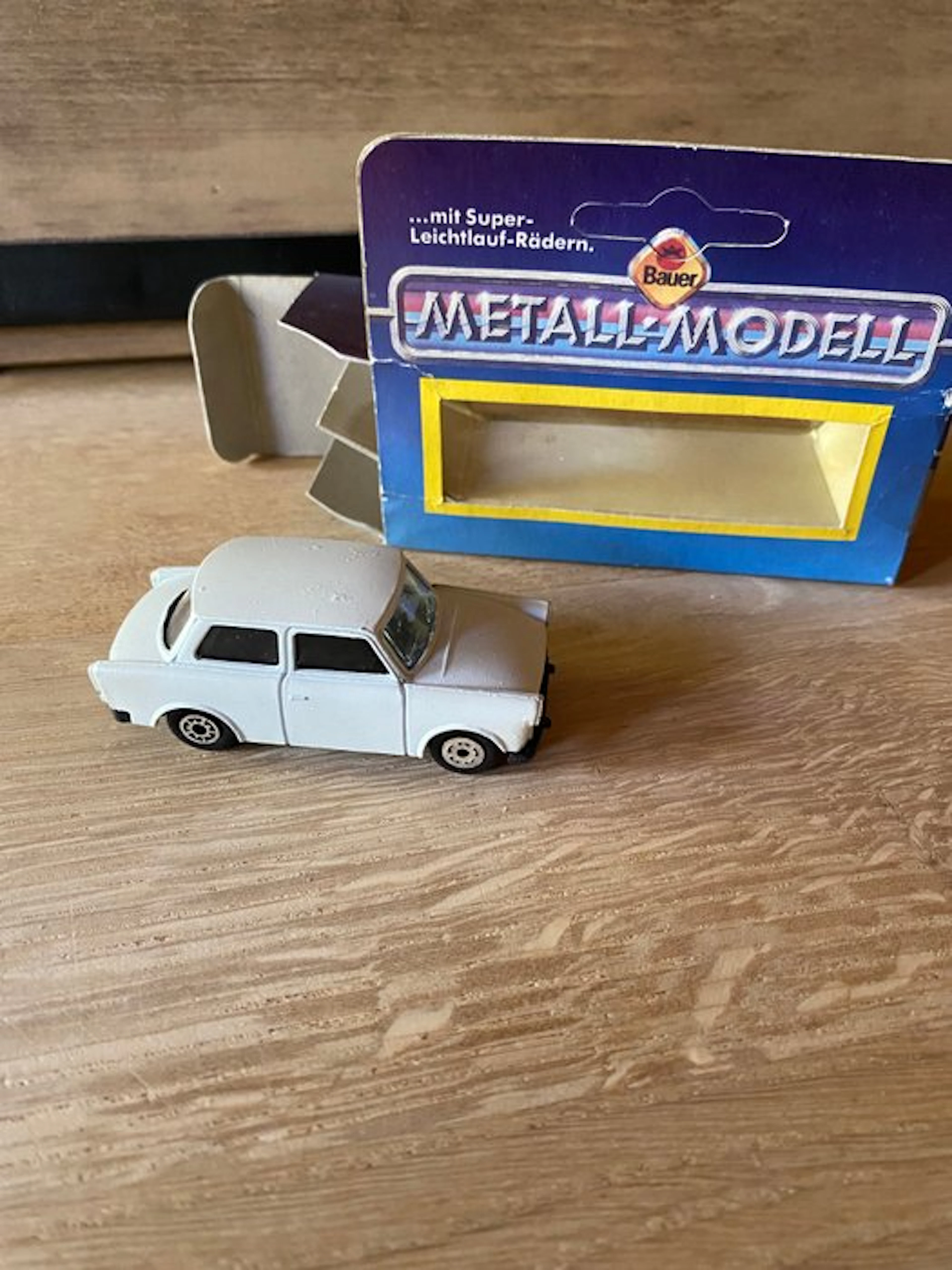1:43 - Model car - Trabant