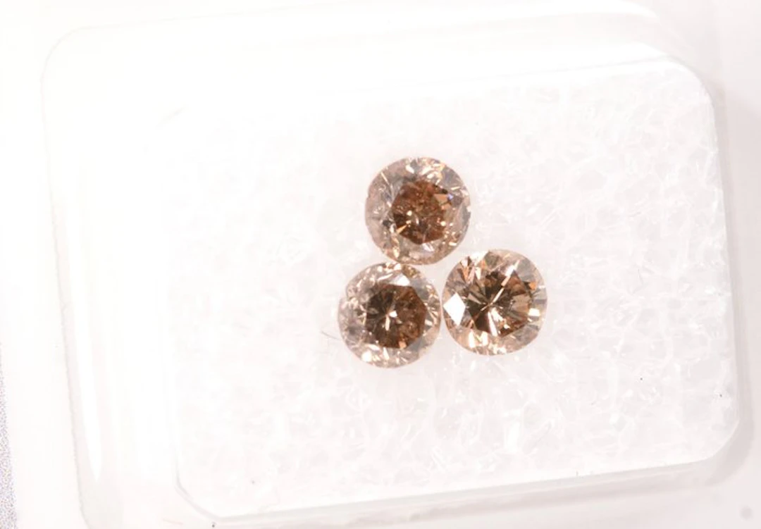3 pcs Diamond (Natural coloured) - 0.96 ct - Round - Fancy