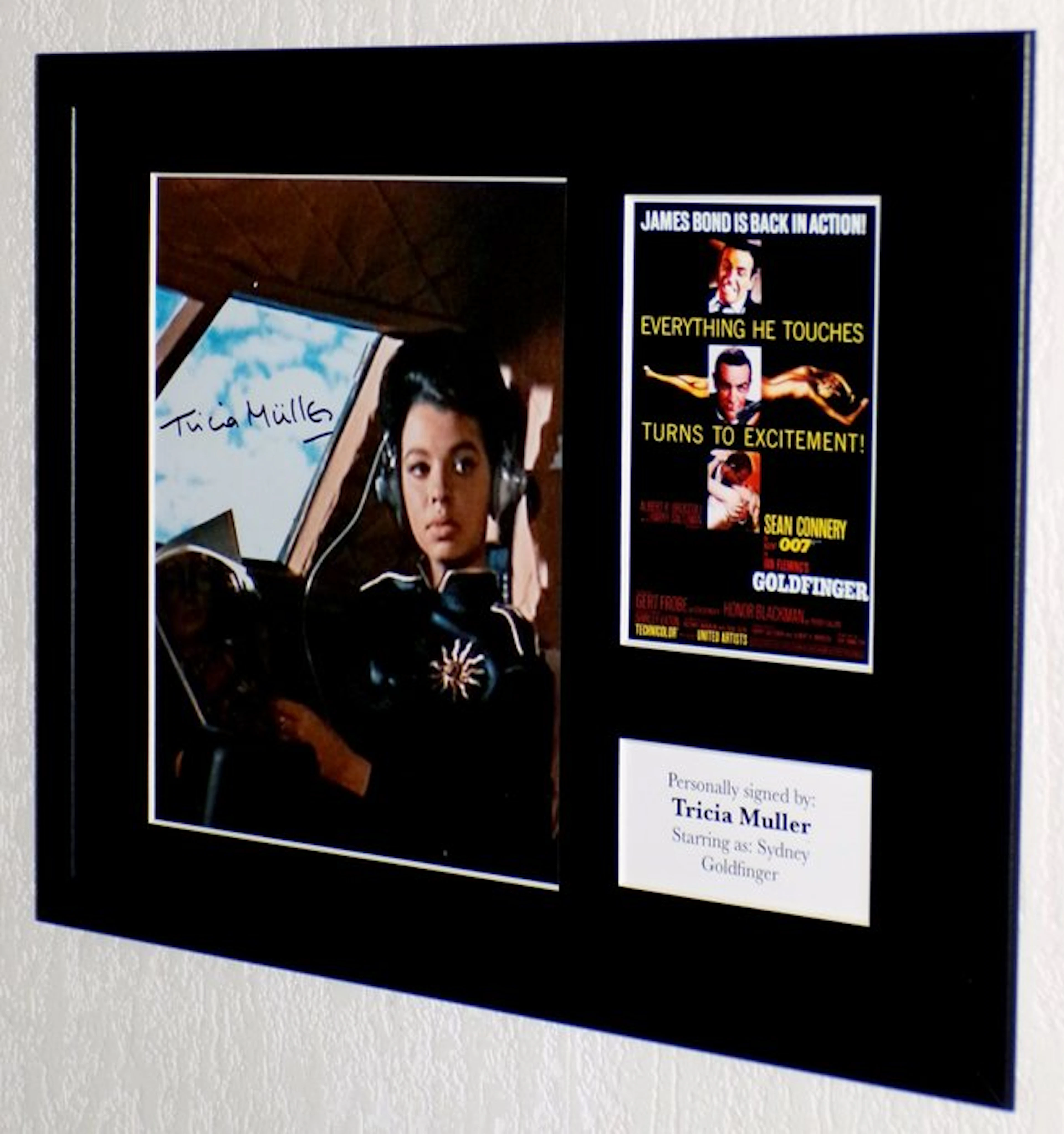 James Bond 007: Goldfinger - Tricia Muller (Sydney) Premium Framed