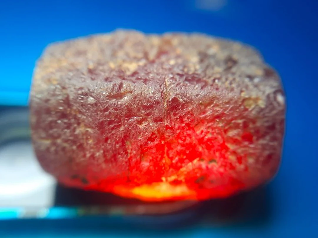 27 ct - Untreated Natural Big Ruby - Rough- 5.4 g