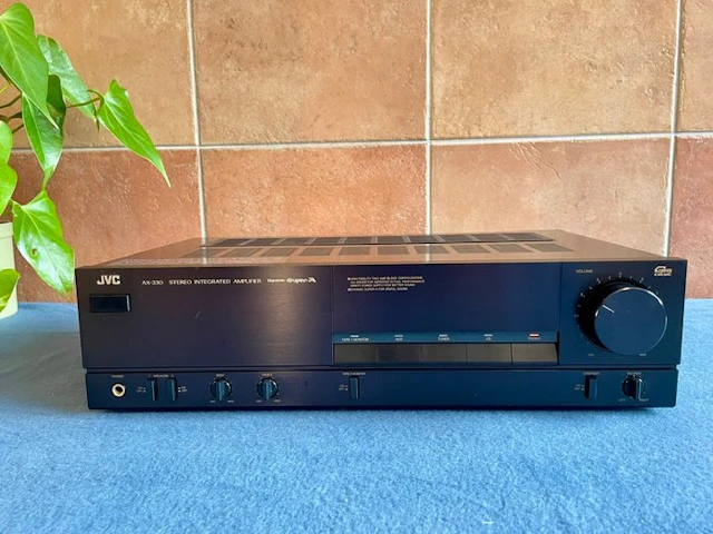 JVC - AX-330 Solid state integrated amplifier
