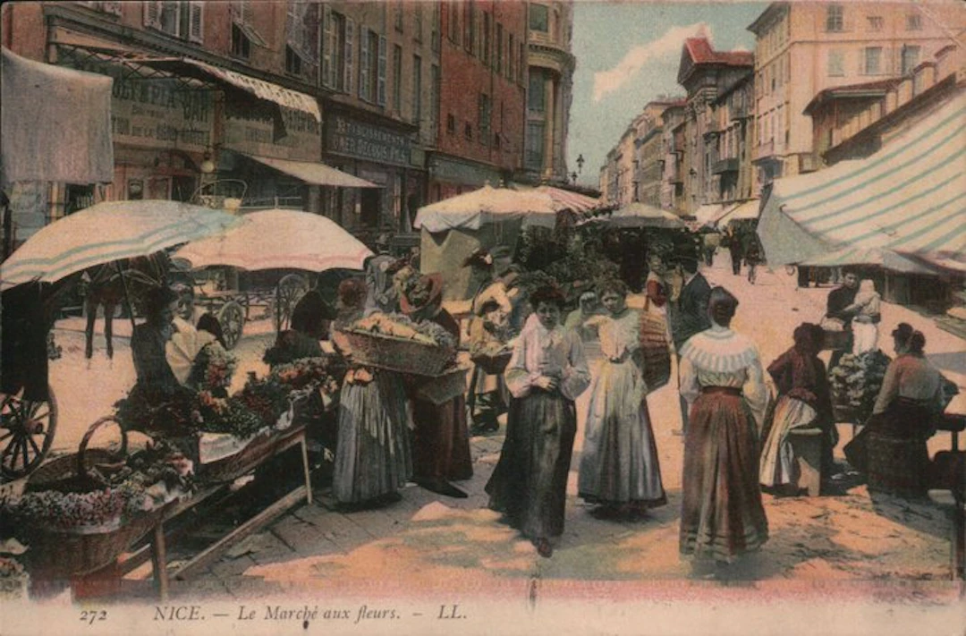 France - 86 vintage animated postcards / France / cities...
