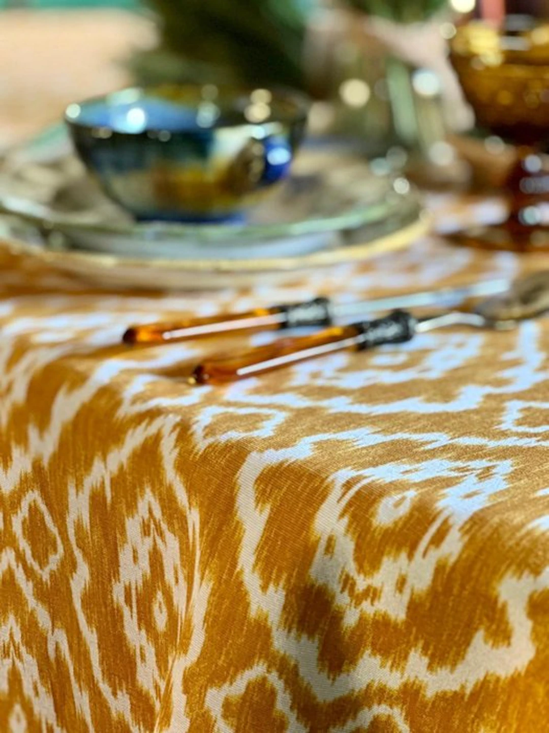 Ikat-patterned tablecloth for large tables. - Tablecloth - 270 cm - 180 cm