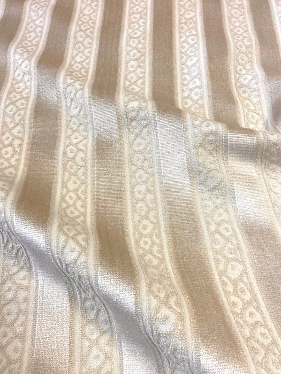 1599★ Splendid jacquard velvet in champagne / light beige...