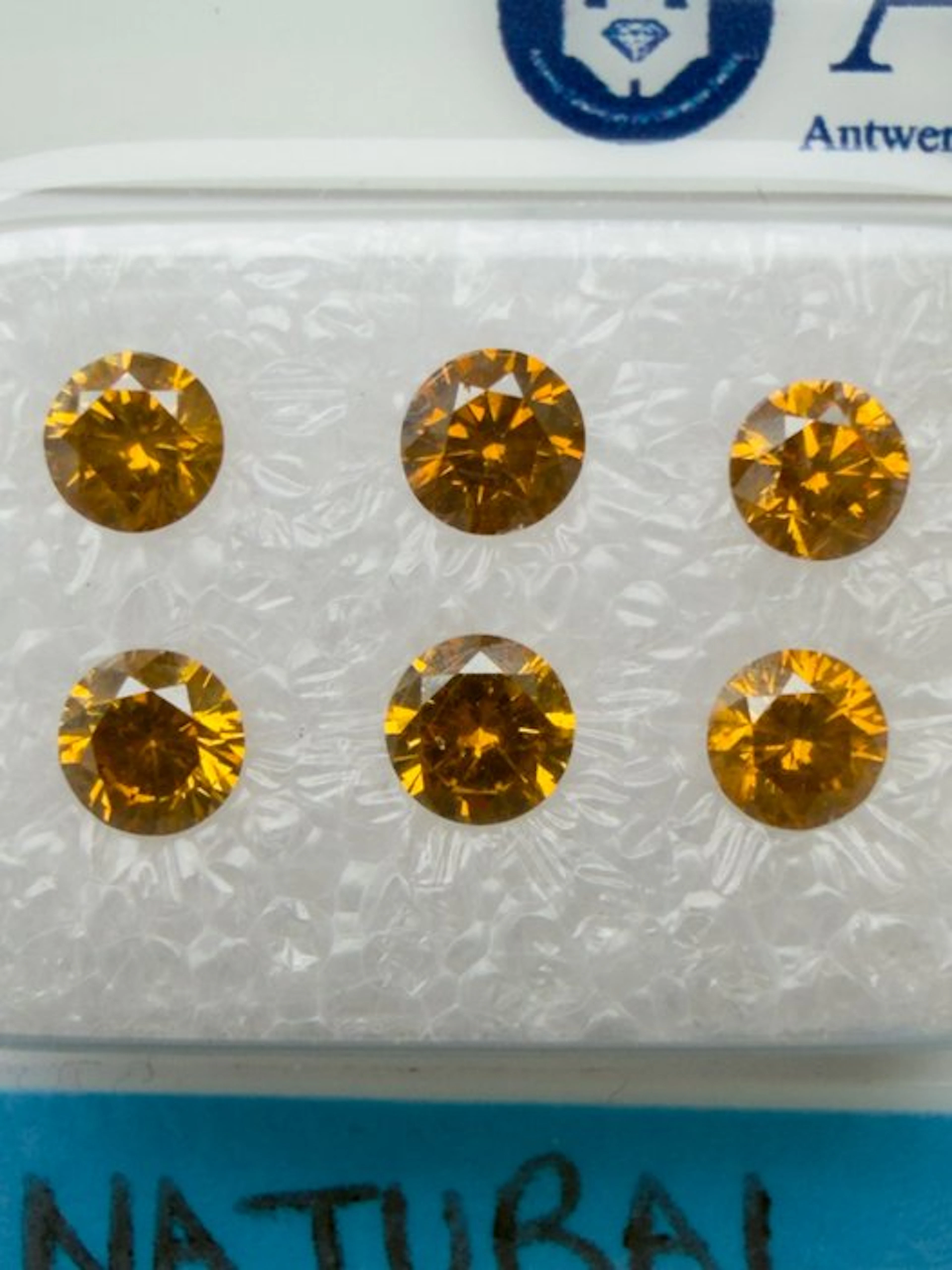 6 pcs Diamond (Natural coloured) - 1.07 ct - Round - VS1