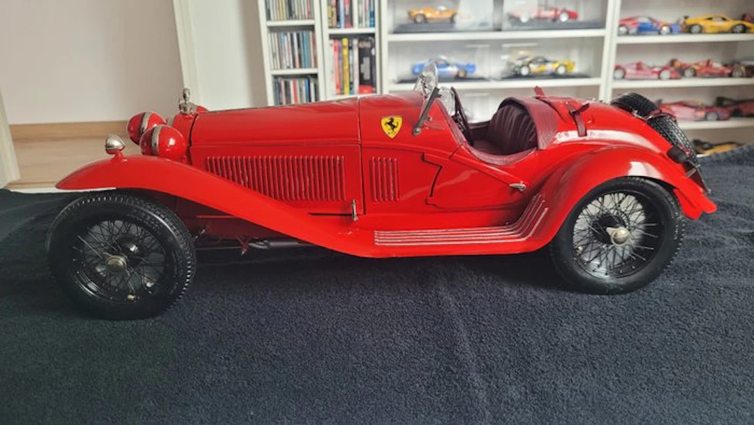 Pocher 1:8 - Model car - Alfa Romeo 8C 2600 Mille Miglia