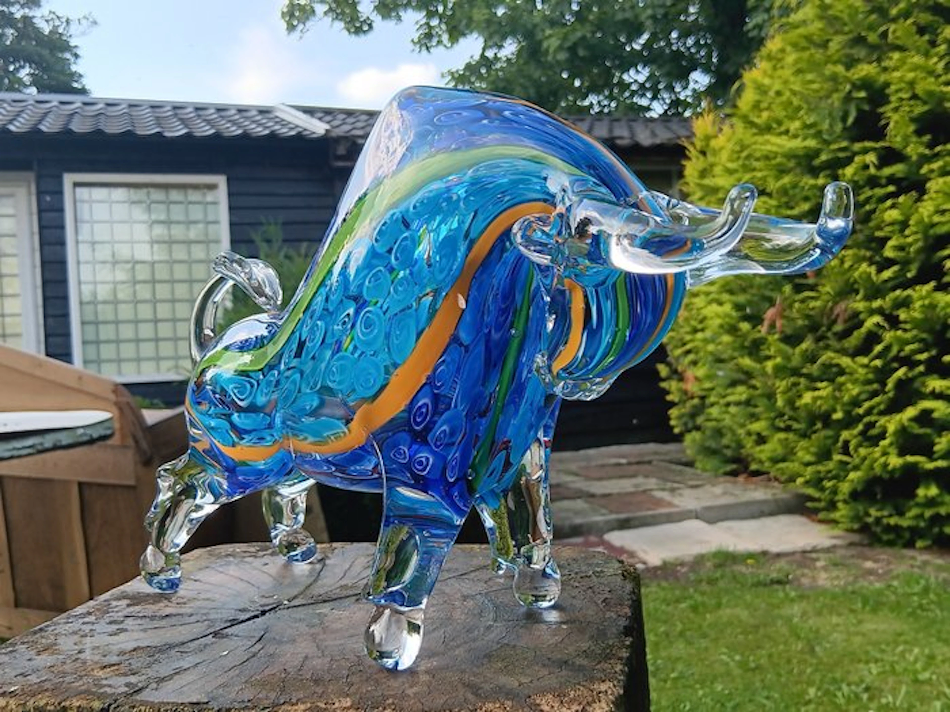 Sculpture, bleu bull - 34 cm - handmade glass