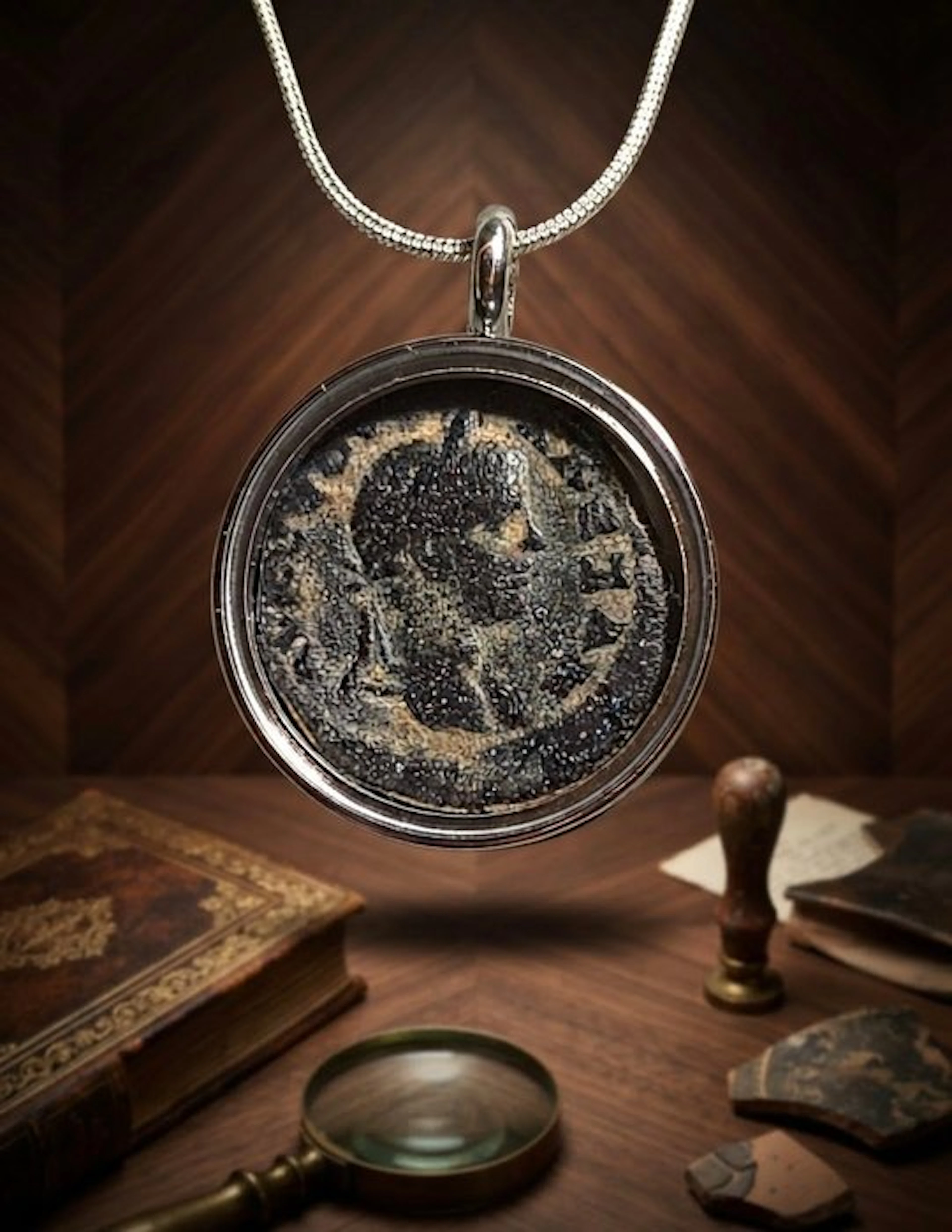 Ancient Roman, Empire Bronze Coin pendant - Severo Alejandro (No reserve price)