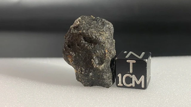 Rarest ungrouped achondrite with super fusion crust!!...