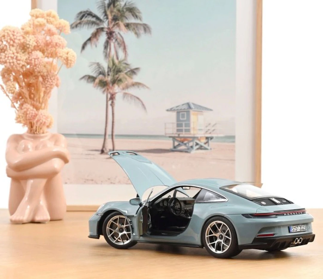 Norev 1:18 - Model sports car - Porsche 911 S/T 2023 Bleu Meissen 1/18