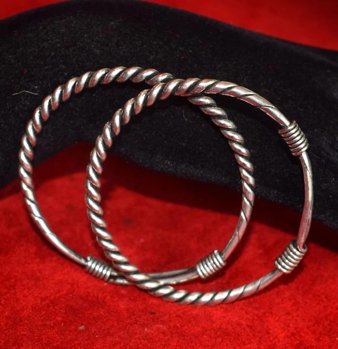 Pair of 2 twisted MIAO - HMONG bracelets, 50 g ethnic silver - Laos
