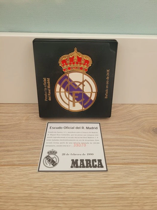24K Gold Crest Real Madrid Club de Fútbol
