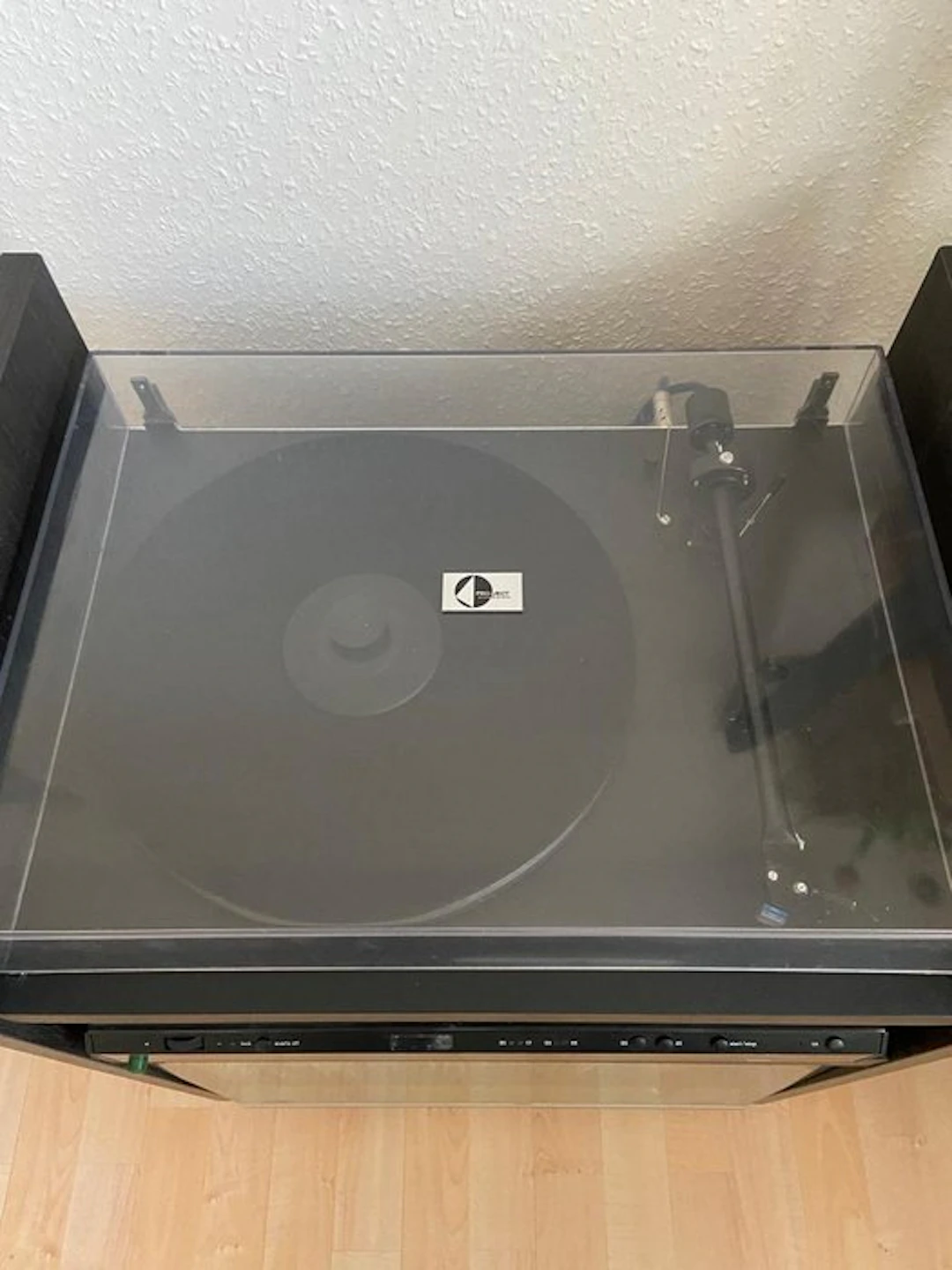Pro-Ject, Audio-Technica - Debut with AT110E, fitted. Turntable