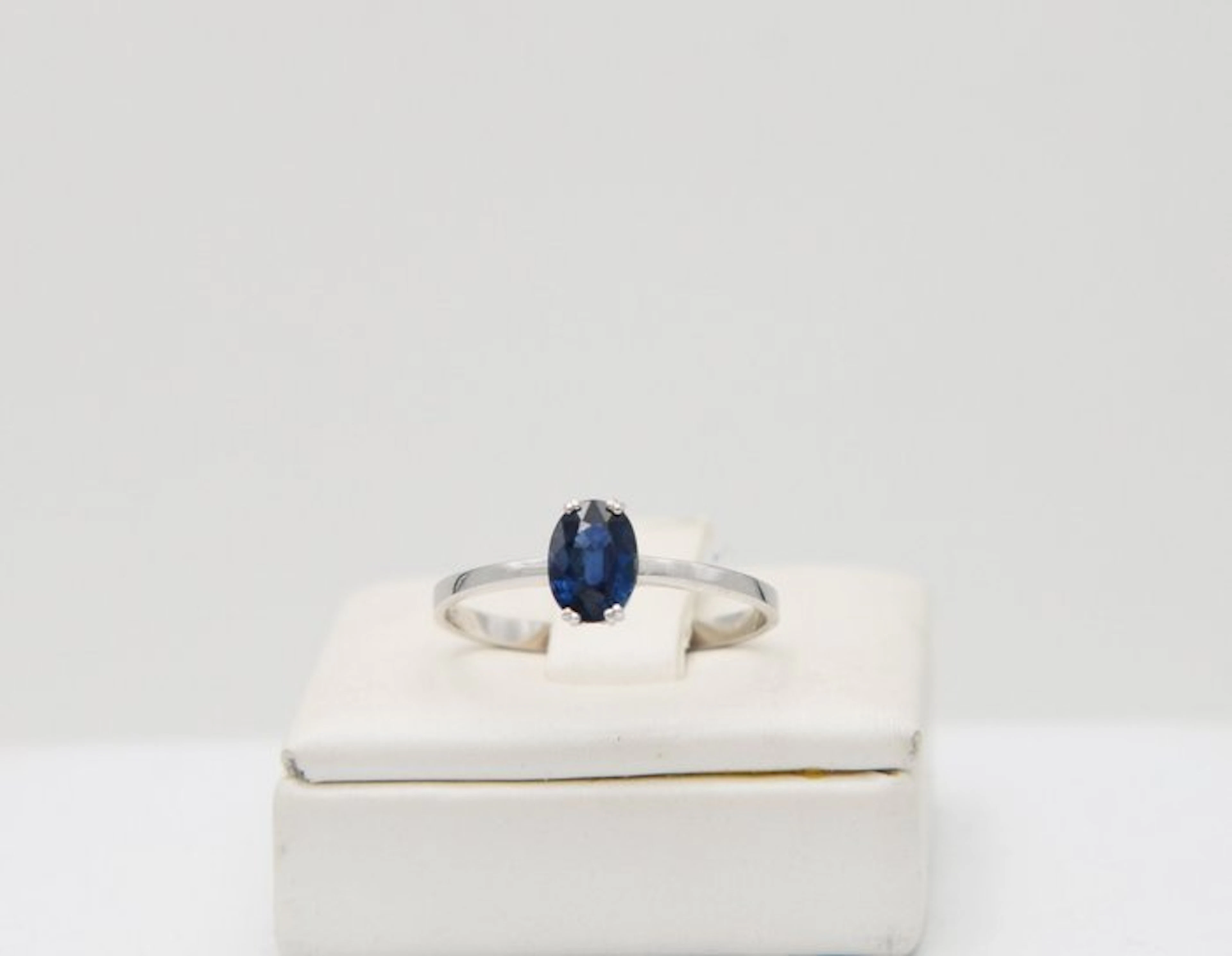 Ring - 18 kt. White gold Sapphire