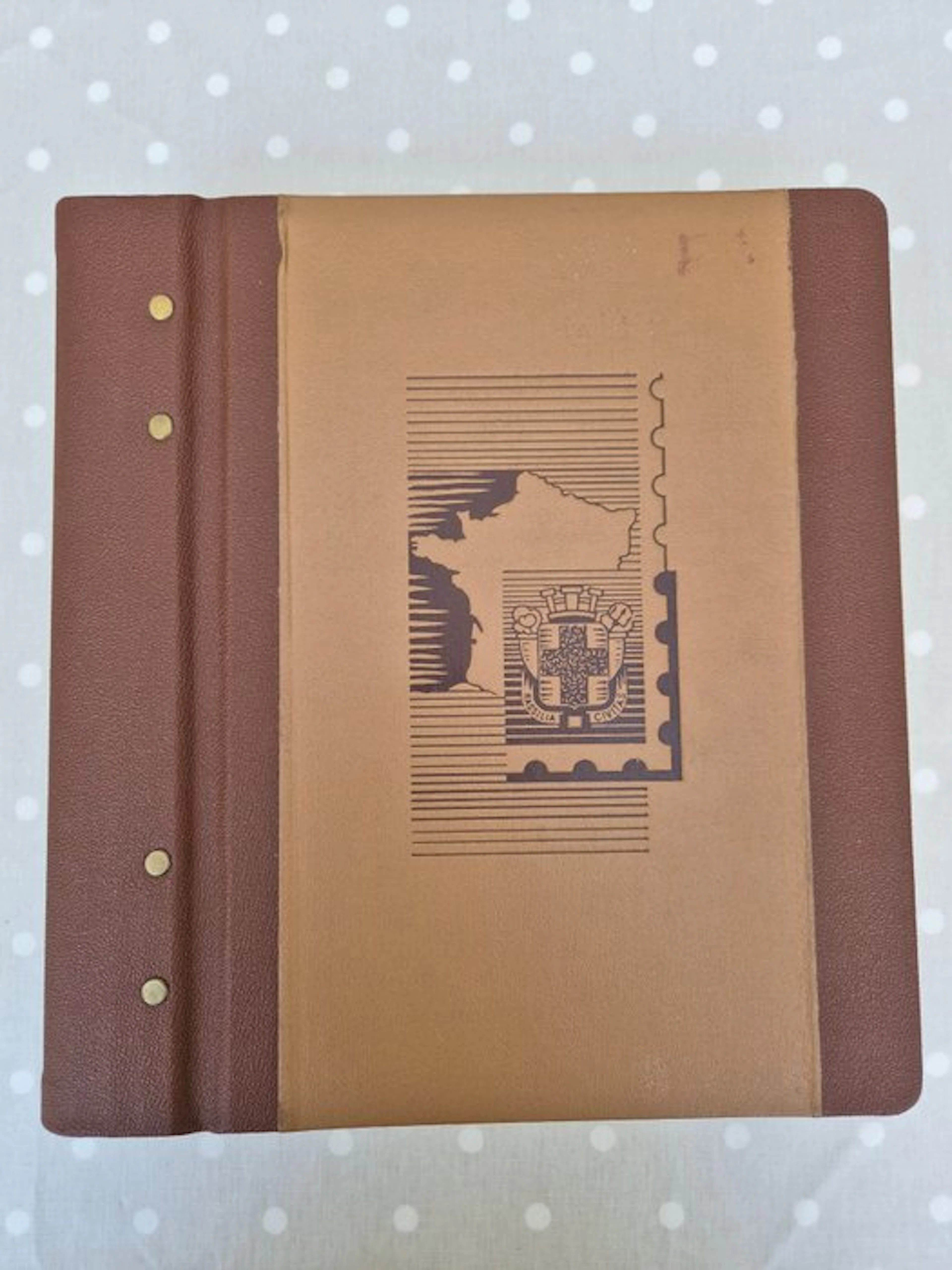 France 1949/1972 - Stamp album empty of stamps from the 'MOC' editions