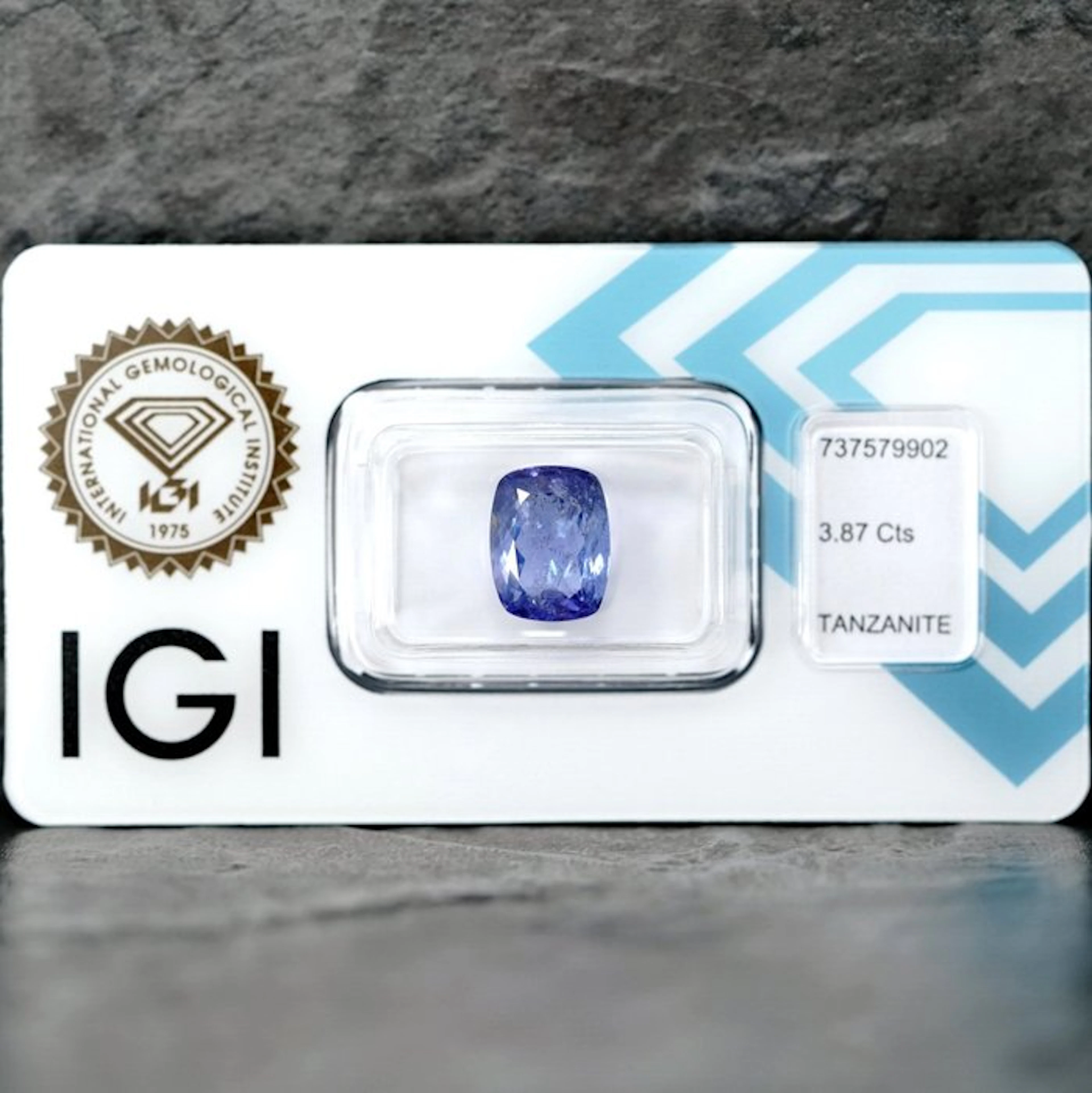 No reserve price - 1 pcs Blue