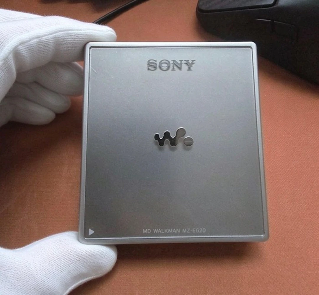 Sony - MZ-E620 MD Walkman Portable minidisc player