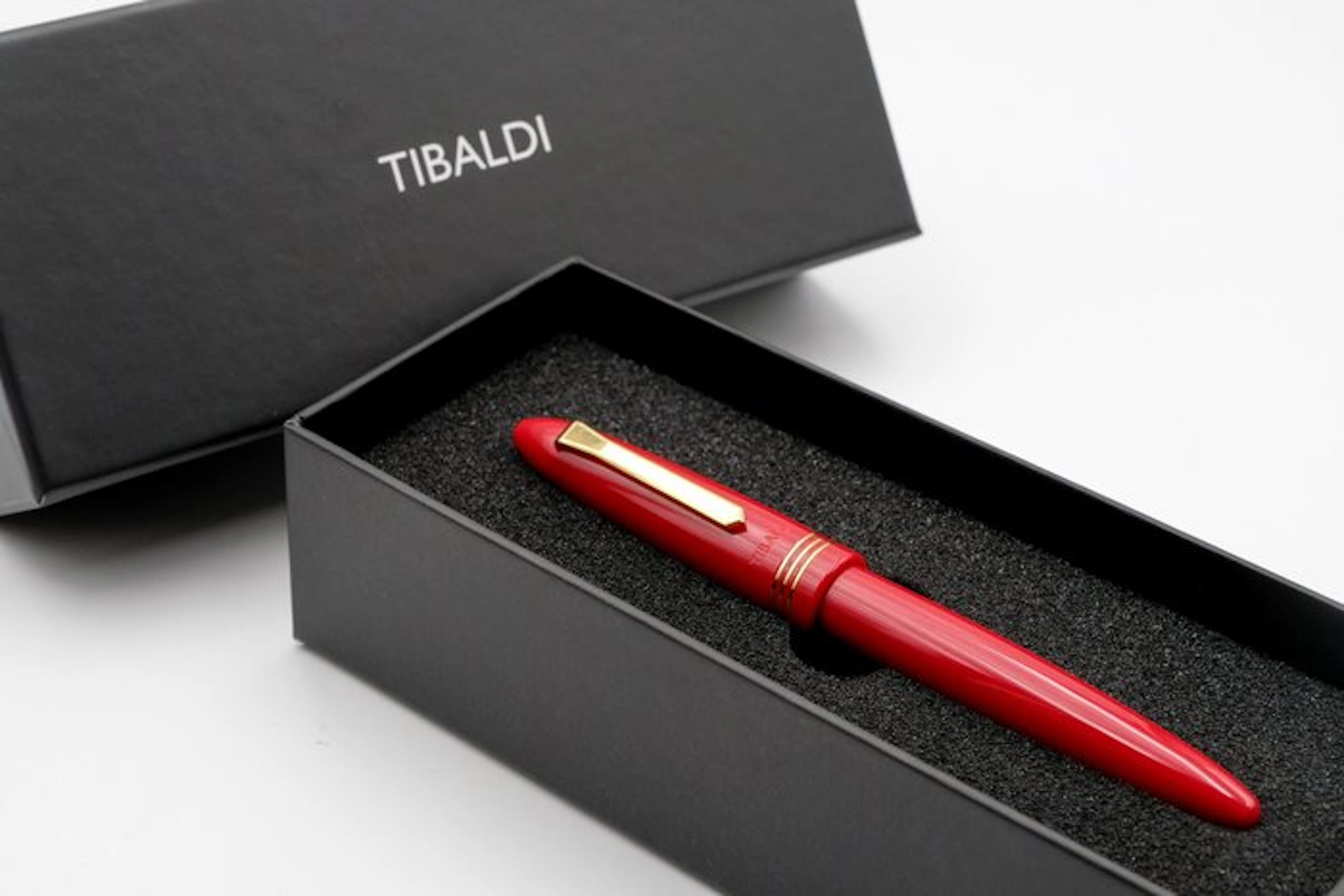 Tibaldi - Bononia - Rosso - Gold plated Trims - (TBBURG3) - Roller ball pen