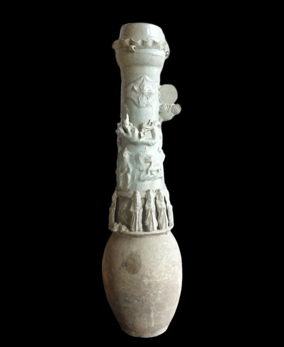 Ancient Chinese Very rare funerary urn with dragon...