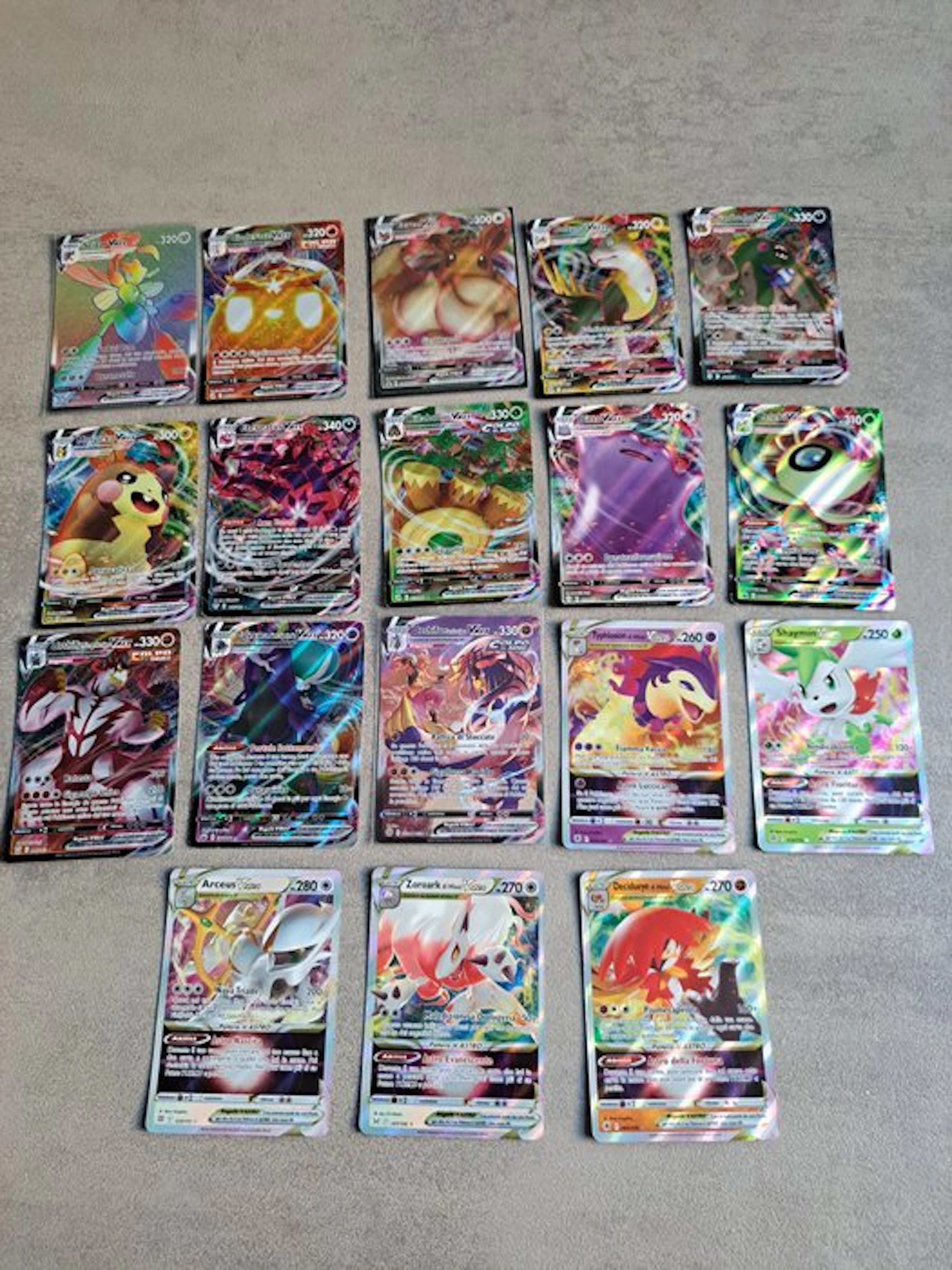 Pokémon - 18 Mixed collection - Sword & Shield