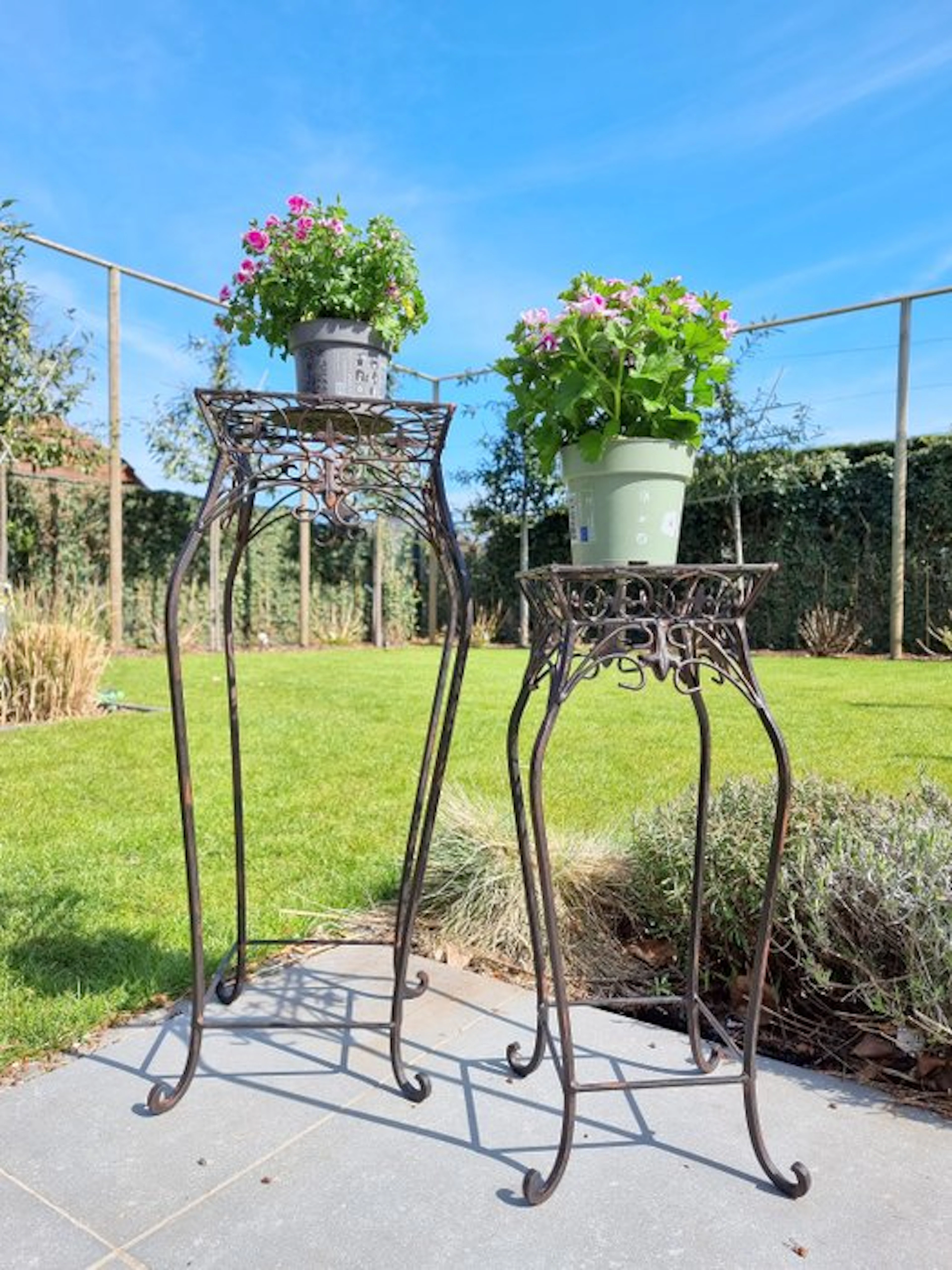 Side table (2) - Metal