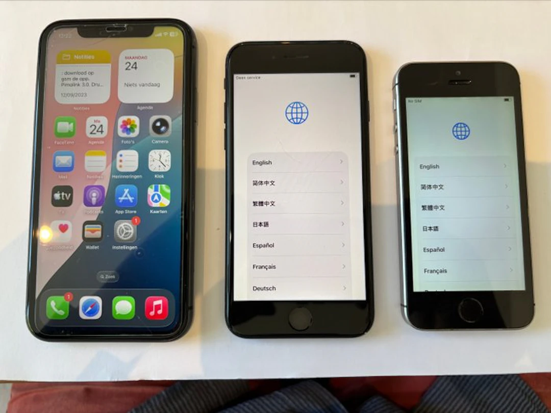 Apple iPhone SE (1st generation), iphone 11, iphone SE 3 - iPhone (3)