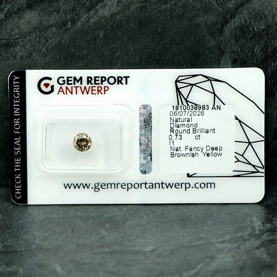 No reserve price - 1 pcs Diamond (Natural coloured)...