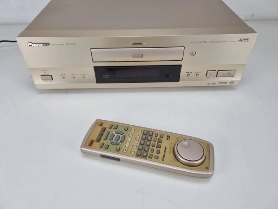 Pioneer - DV-717 Reference Stereo Hybrid CD player