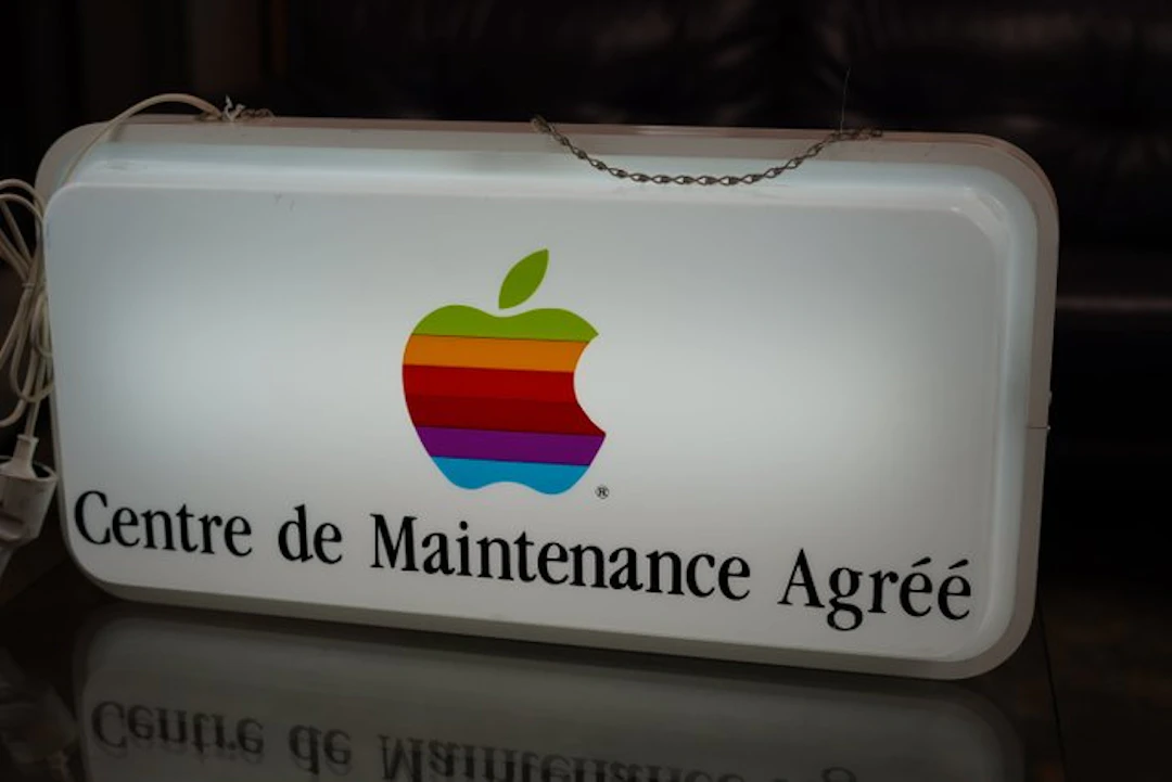Apple - Centre de Maintenance Agréé Apple lightbox sign - Lightbox - Plastic