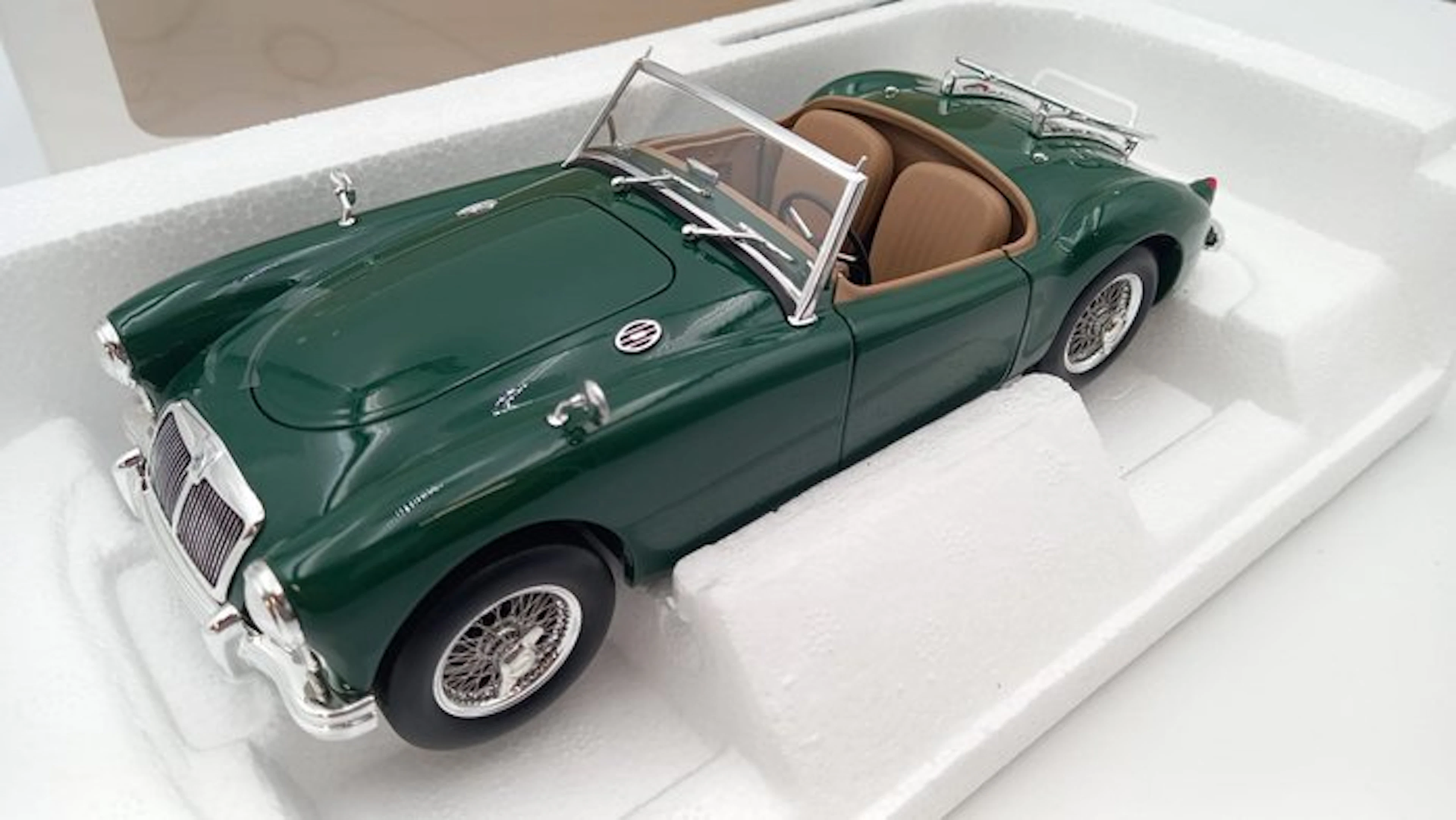 Norev 1:18 - Model car - MGA 1955 - (cod.Y6)