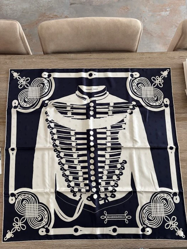 Hermès - Brandebourgs Tattoo - soie Abeilles - Foulard