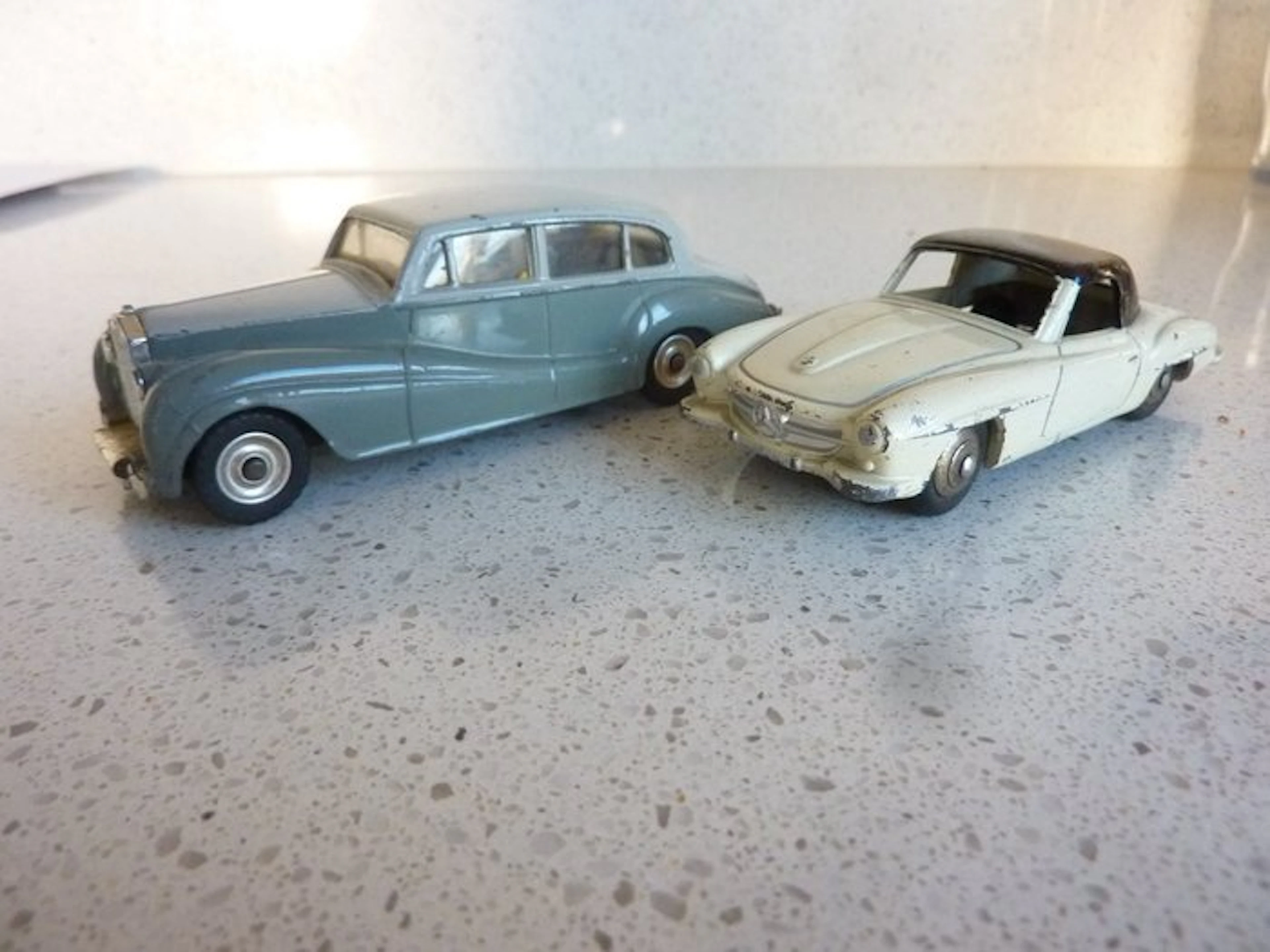 Dinky Toys - Model car (2) - Rolls-Royce Silver Claud nr