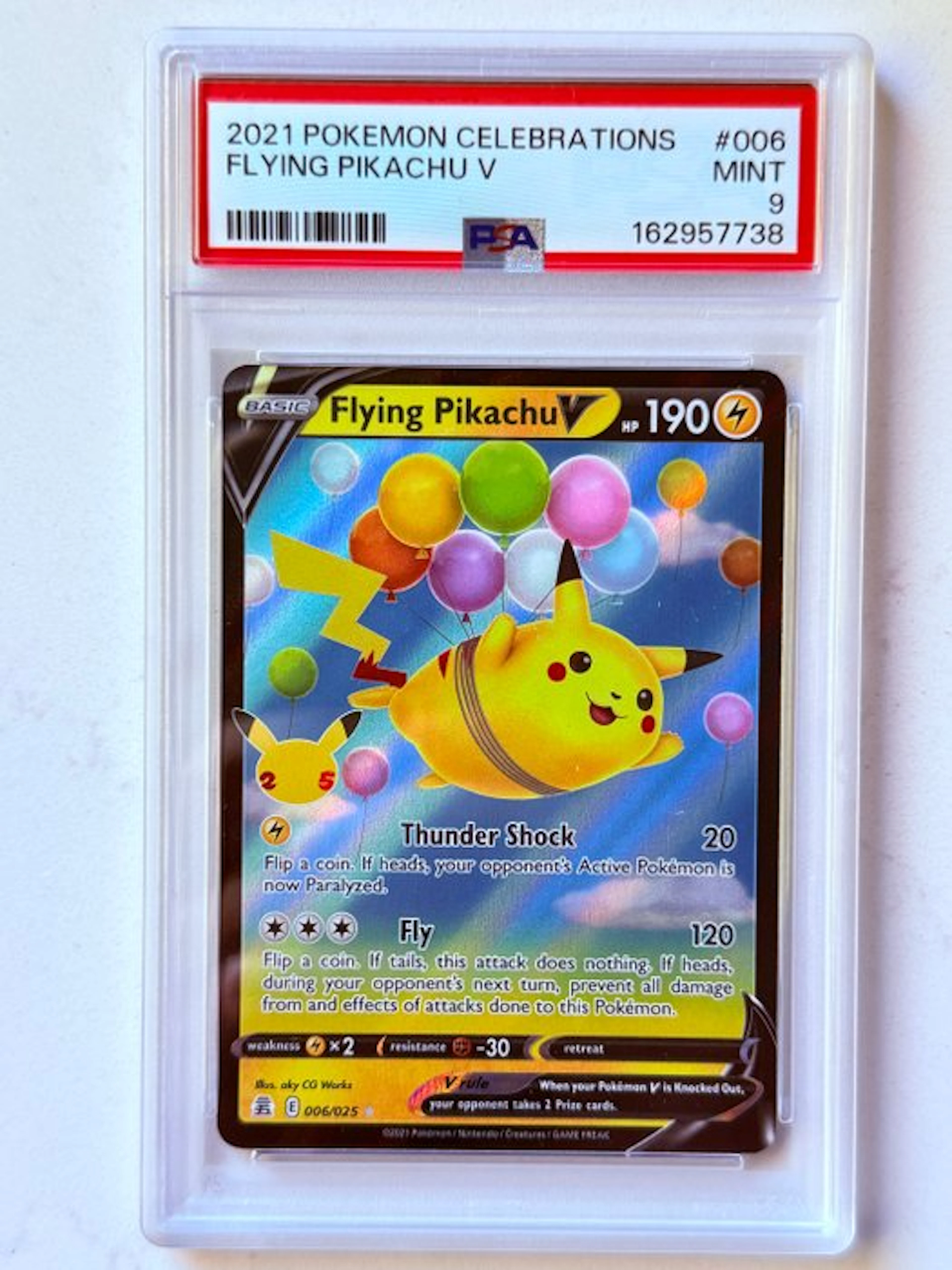 Pokémon - 1 Graded card - Flying Pikachu V 006/025 Foil - PSA 9 - Various sets