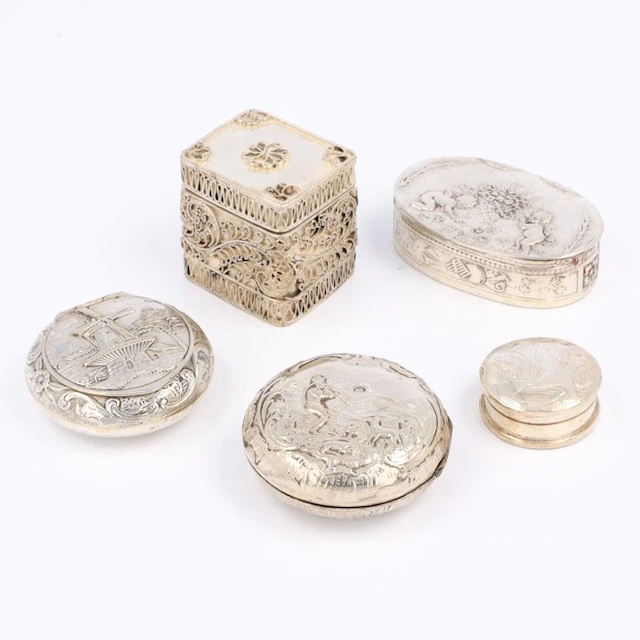 o.a. H. Hooijkaas. - Peppermint box (5) - .800 silver, .833 silver, .925 silver