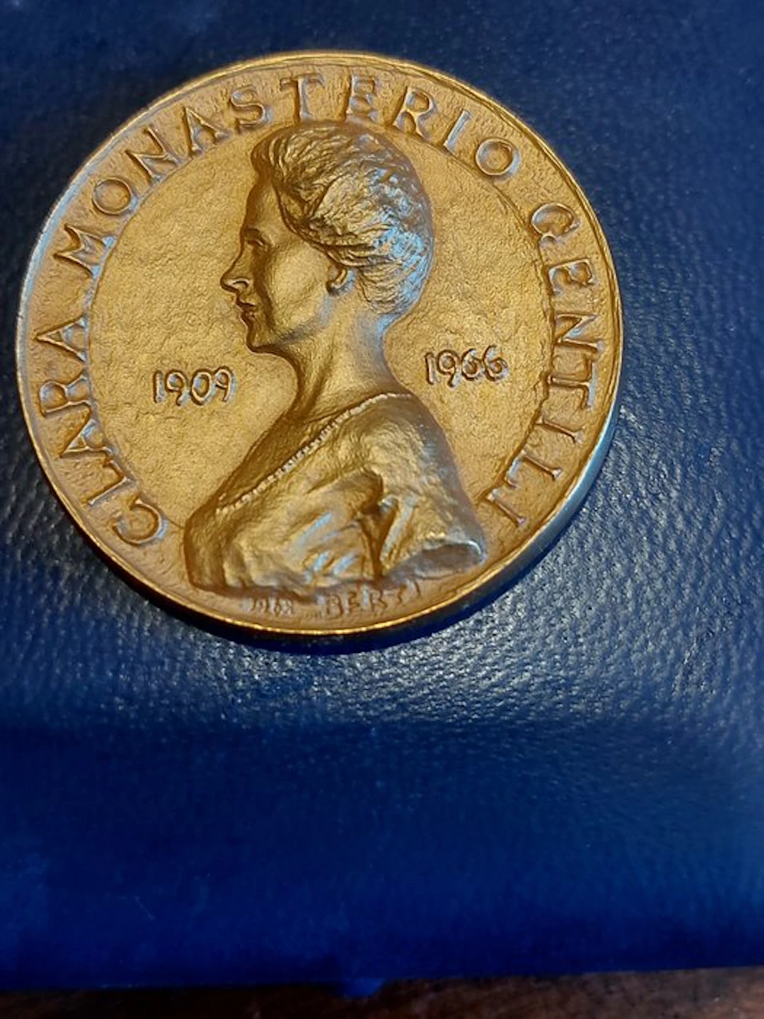 Italy. Medaglia in Oro inedita 1969 Centro Nefrologico di...