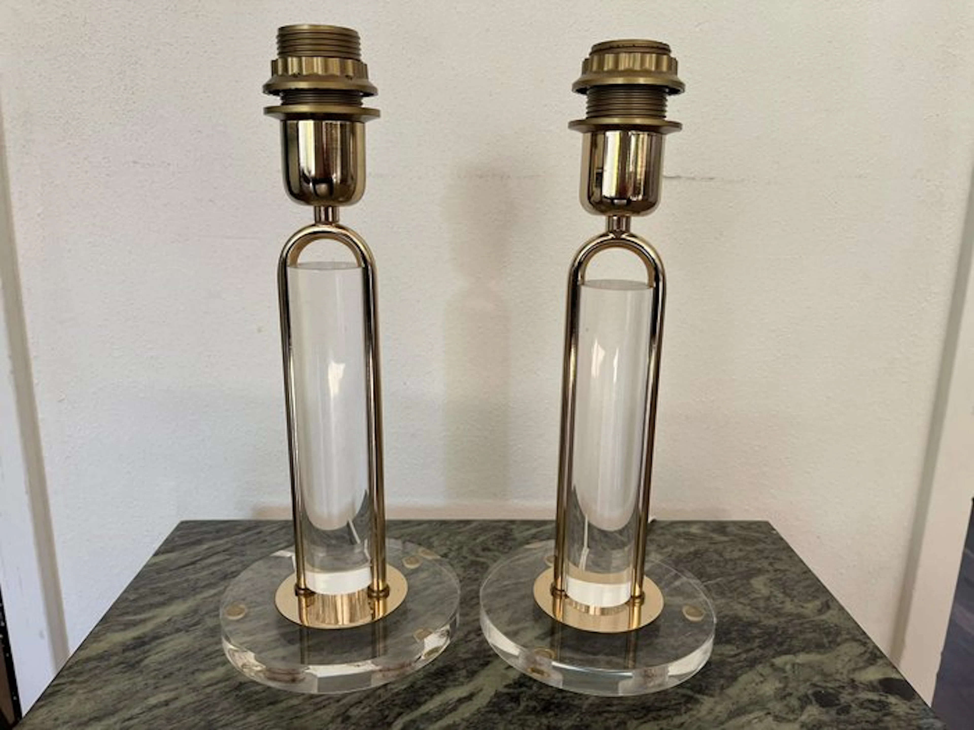 Table lamp (2) - Lacquered brass, Acrylic - Table lamp