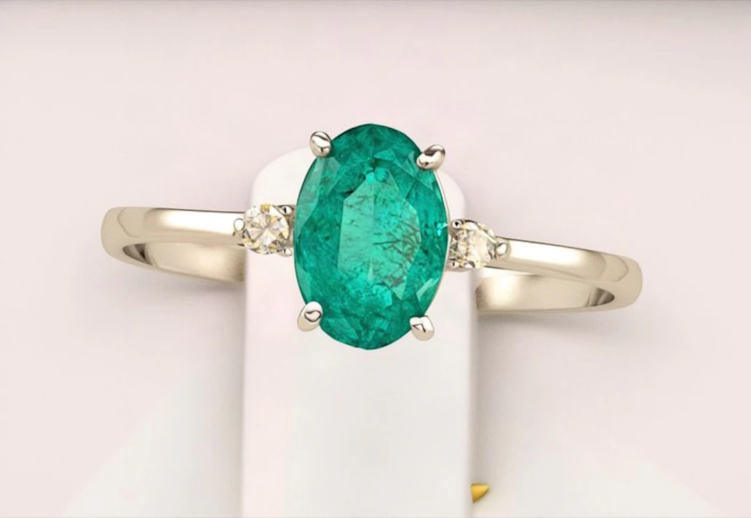 No reserve price - Ring - 14 kt. White gold Emerald - Diamond