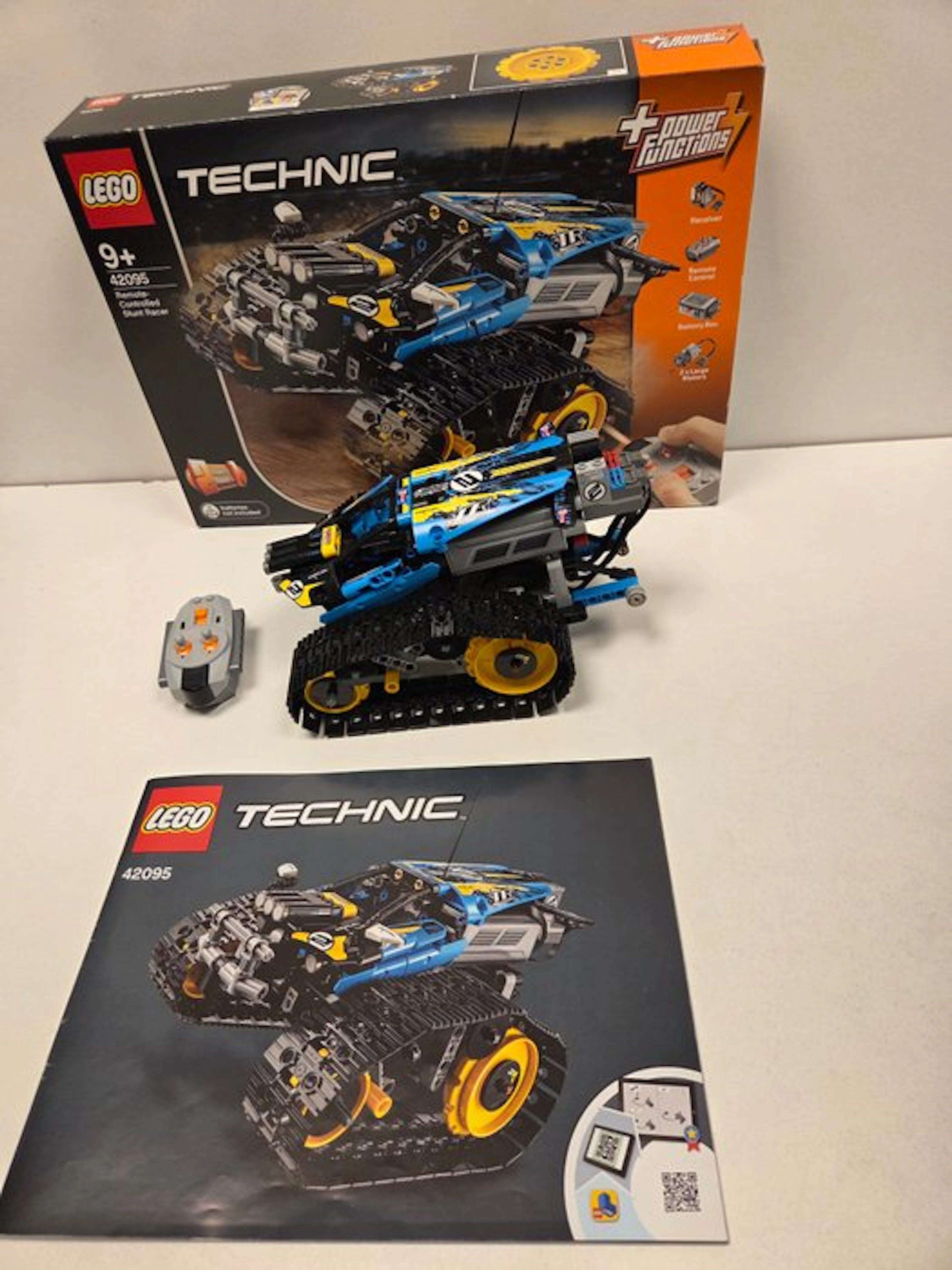 LEGO Set - 42095 - Technic - LEGO Technic 42095 RC stunt racer