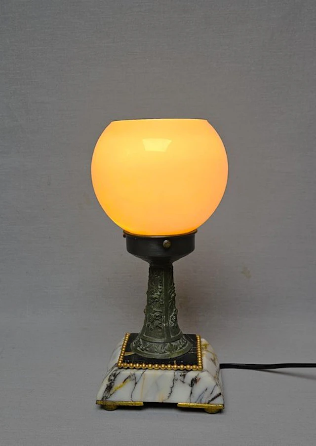 Table lamp - Glass, marble, metal / bronze column base. - Art Deco table lamp