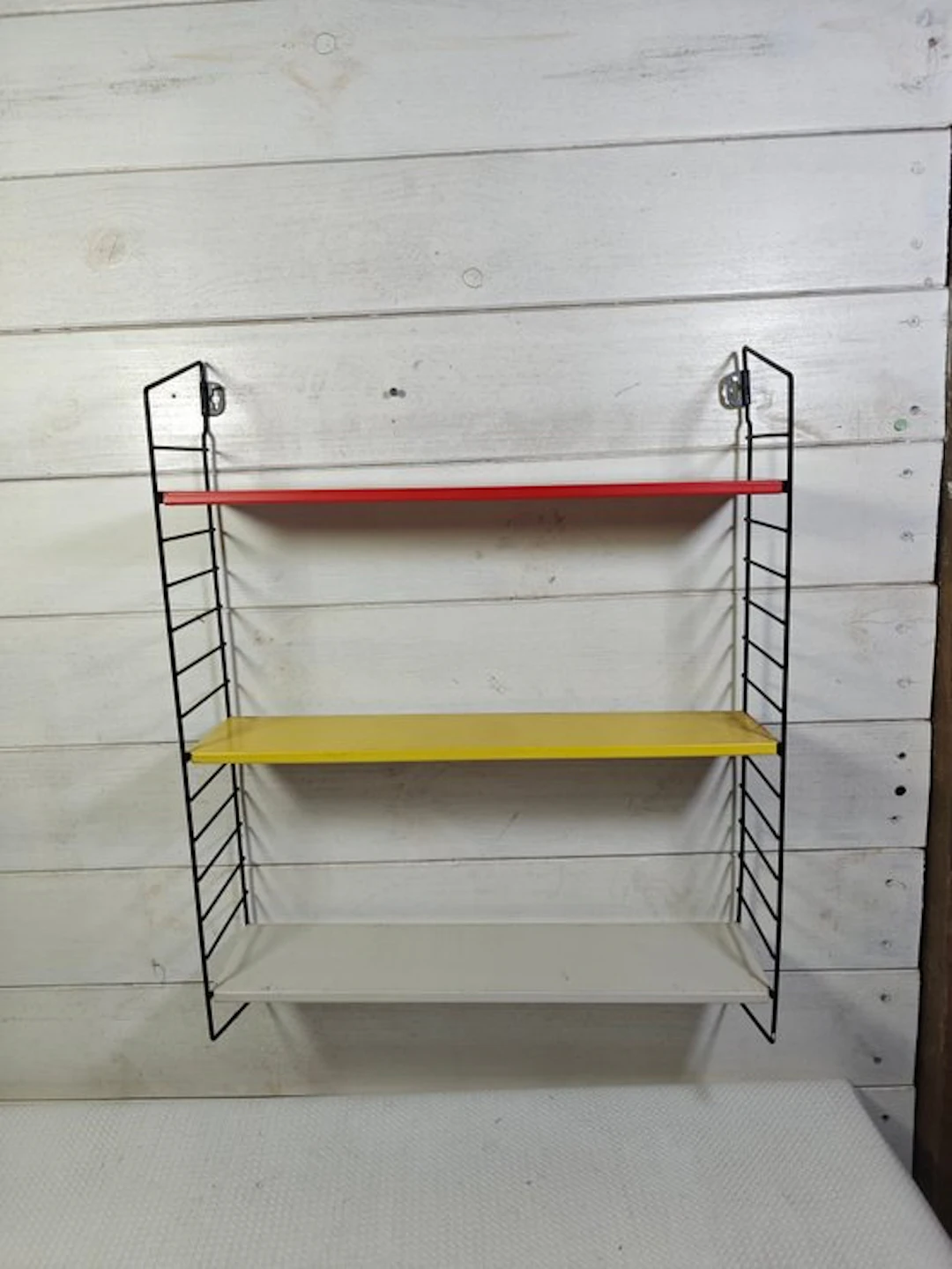 Tomado - Adriaan Dekker - Wall shelf unit - Metal