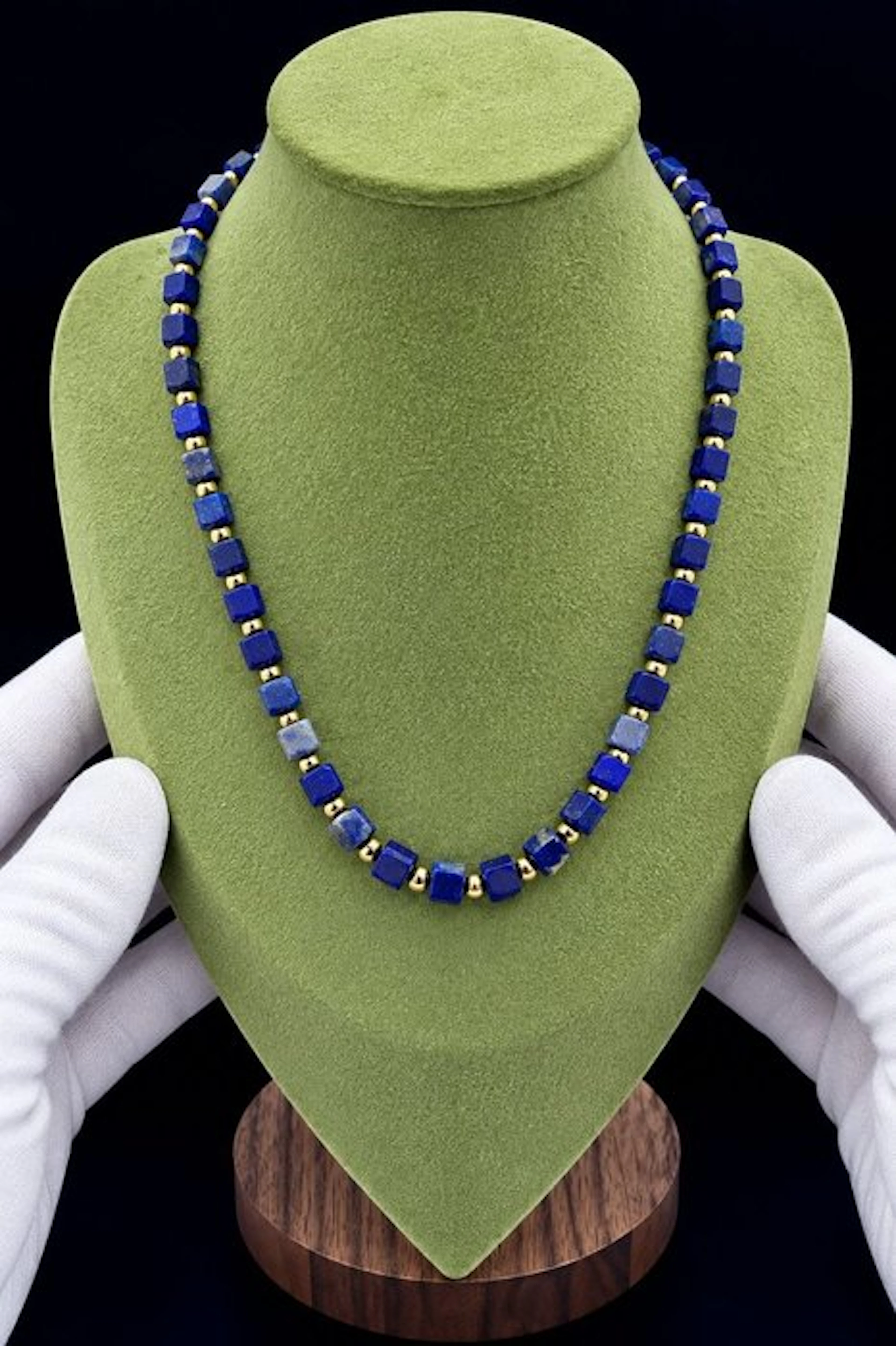 Exquisite handmade necklace of premium quality natural...