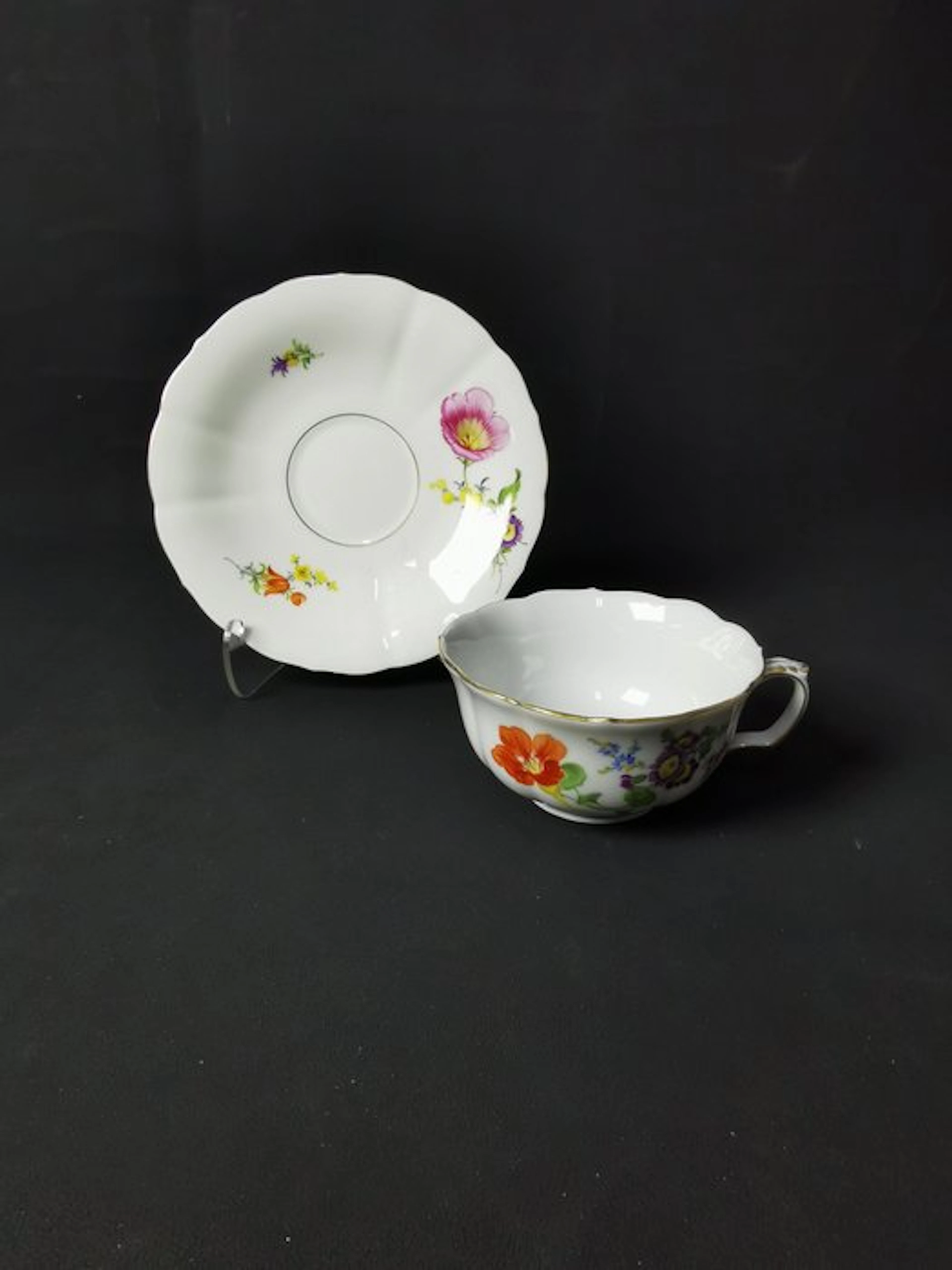 Meissen - Blume 3 - Tazza da tè con piattino - XX secolo...