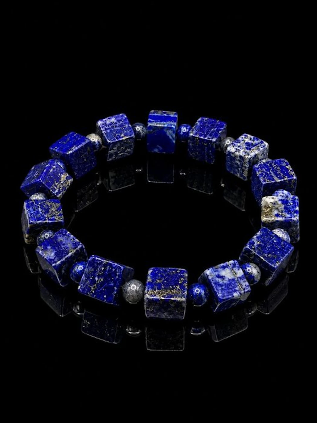 Very beautiful natural lapis lazuli cube bracelet of top...