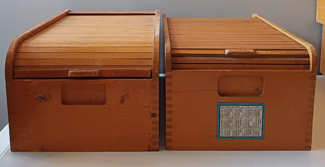 Filing cabinet - Softwood - Two vintage filing cabinets